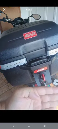 Baú givi 27 L com base