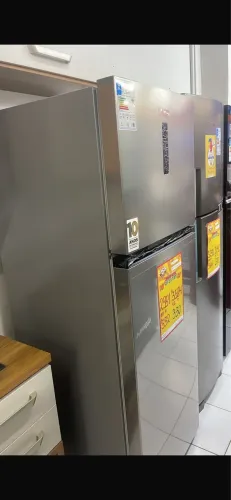 Vende-se geladeira MIDEA 347 litros