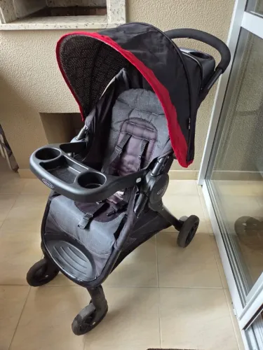 Vendo Carrinho de passeio Graco dobrável