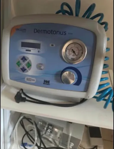 Aparelho de vacuoterapia dermotonus