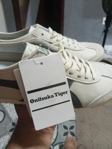 Tenis
