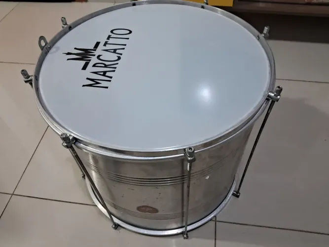 Surdo de terceira