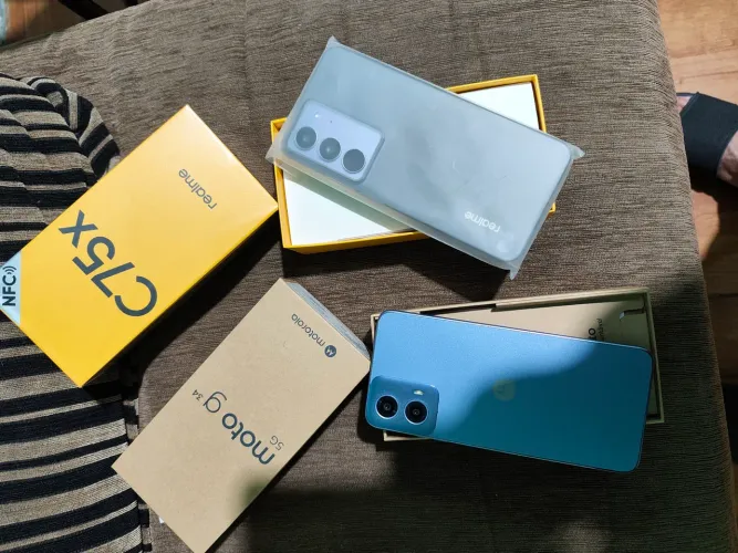 Vende-se ou troca dois aparelhos celulares