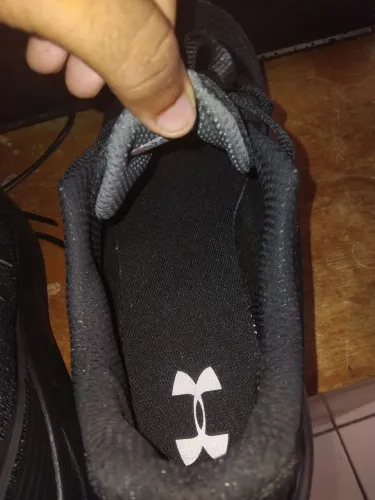 Tênis underarmour