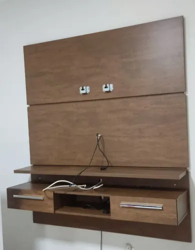 Lindo Painel de TV em Excelente Estado