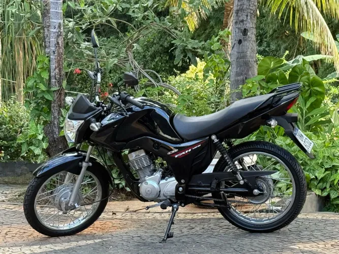 Moto Honda CG Fan 125cc partida ES preta
