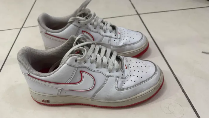 Tênis Nike Air Force 1 Low Branco e Vermelho - Tamanho 42 (Original)