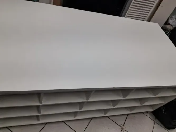 Kit Duo Balcão Comercial Mesa Colmeia Expositor Arara em Madeira Reforçado