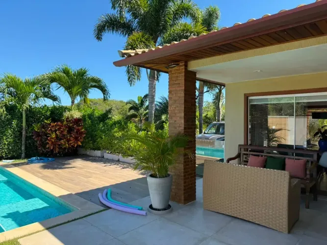 LUXUOSA CASA EM CONDOMÍNIO FECHADO COM INFRAESTRUTURA DE LAZER COMPLETA!