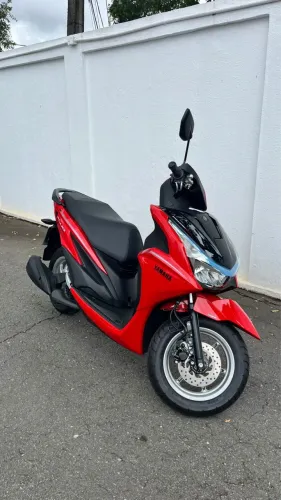 Yamaha fluo 2025 híbrida 