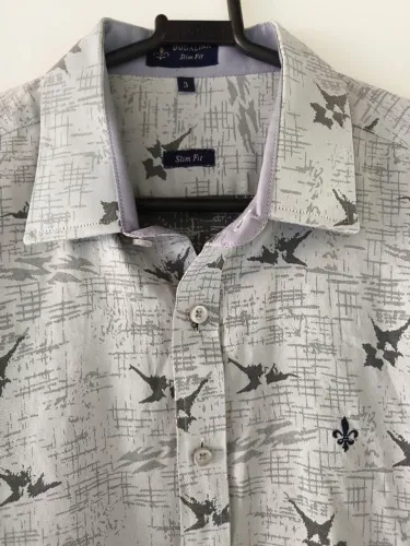 camisa masculina dudalina slim fit cinza g veste um m perfeitamente.