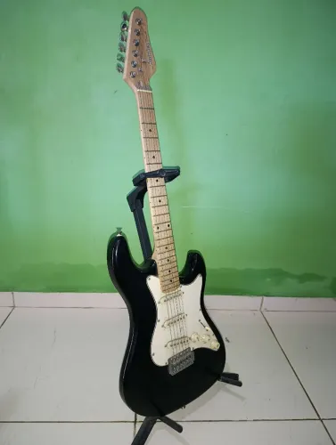 Guitarra Strinberg STS-100 + Bag + Suporte | Estado de Nova!