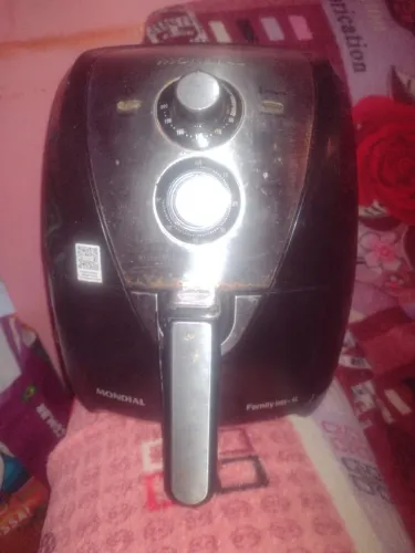 Vende se Airfryer 4 litros mondial