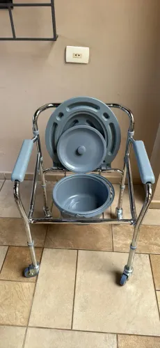 Cadeira de banho hospitalar 