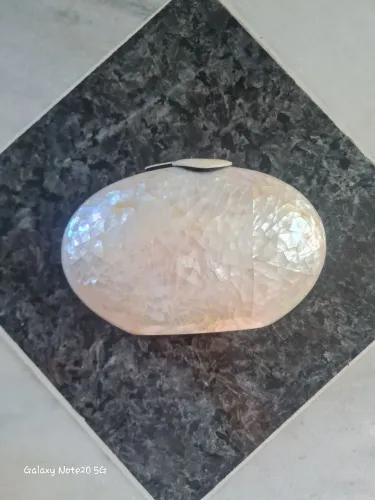 Clutch Em Belíssima Madrepérola Oval