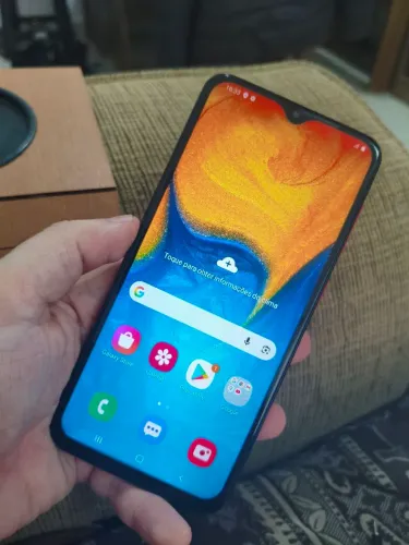 Celular Samsung Barato - Bateria e Câmeras Ótimas. Nenhum trinco. Super conservado 