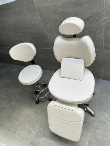 Cadeira de maquiagem e mocho