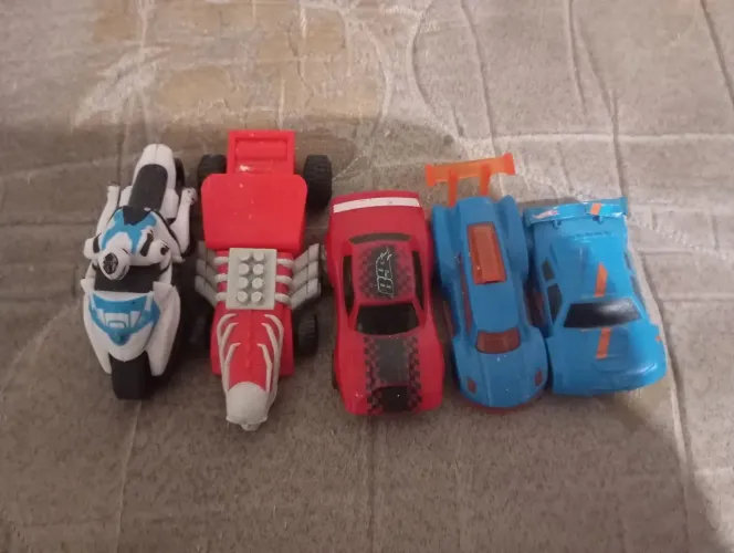 5 Carrinho Promocional Lacta Hot Wheels e Max Steel