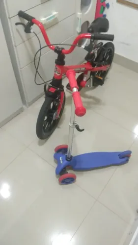 Bicicleta Infantil Bandeirantes Aro 14 + Patinete Infantil - Usados e em Ótimo Estado