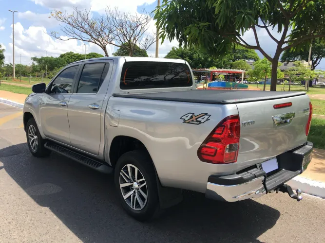 Toyota Hilux CD SRX 4X4 2.8 TDI 16V Diesel Aut. 2017
