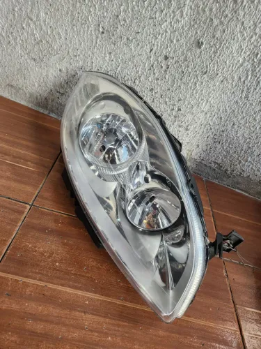 FAROL LADO DIREITO FIAT LINEA 