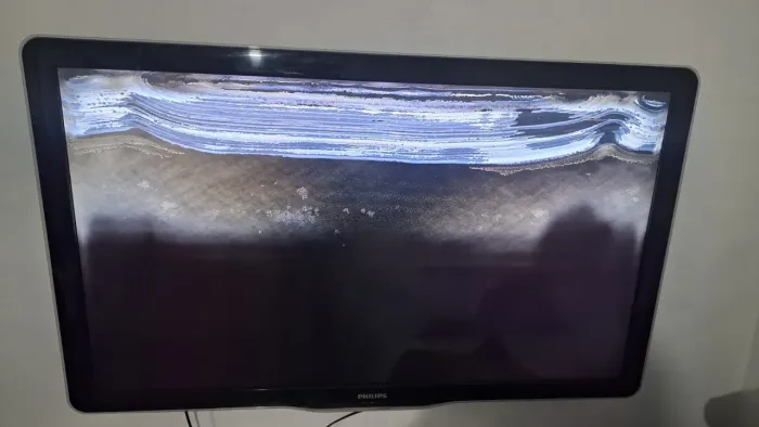 TV Philips 46 polegadas LCD ambilight, com defeito