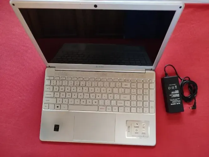 Note Ultra Mod. UB522 Multilaser Core I5 c/ 8GB e Tela 15,6 pol. - LEIA DESCRIÇÃO
