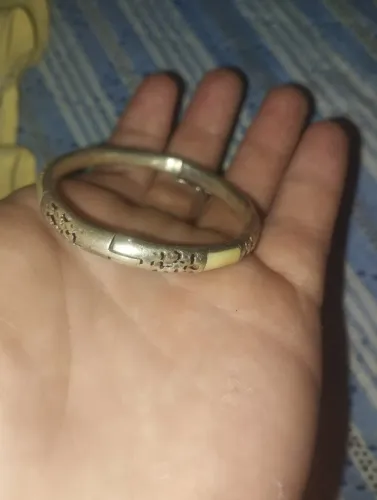 Pulseira feminina com fechadura caixão