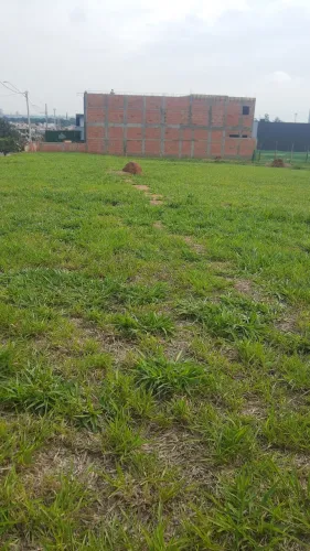 Solar das Esmeraldas Condomínio Fechado Terreno 300m2 Plano bem localizado no Condomínio,p