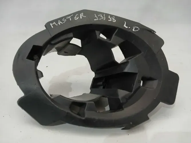 MOLDURA FAROL MILHA DIREITO RENAULT MASTER 2013/2021