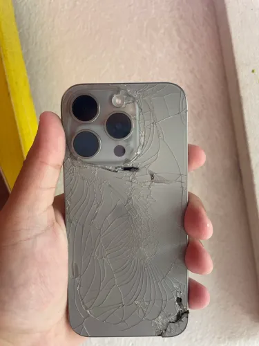 IPHONE 15PRO (E-SIM) aceito troca em iphone