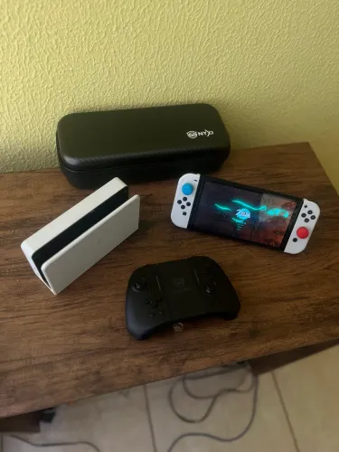 Nintendo Switch OLED Desbloqueado + 128GB (Console R$ 2.000 | Kit Completo R$ 2.400)