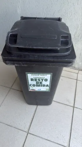 Lixeira 120 litros reforçada