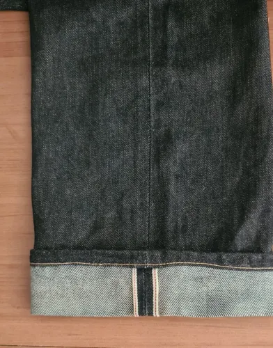 calça selvedge "uniqlo"