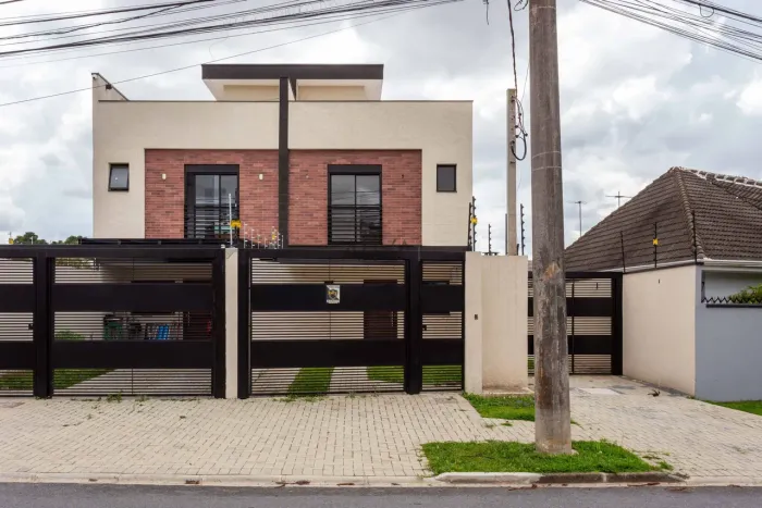 Sobrado à venda em condomínio no Uberaba ARYA1