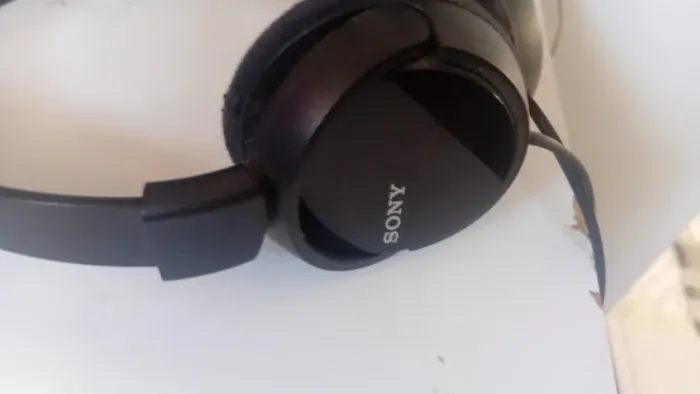Fone Sony com cabo p2