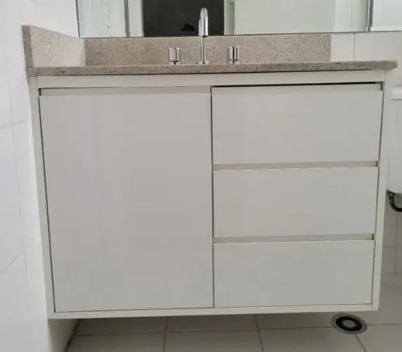 Gabinete de Banheiro em MDF Branco