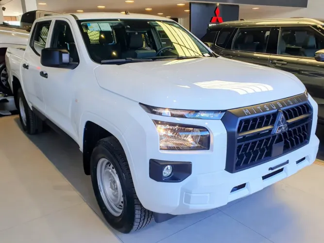 Mitsubishi TRITON GLS 2.4 CD 4X4 TB Diesel Aut. 2027