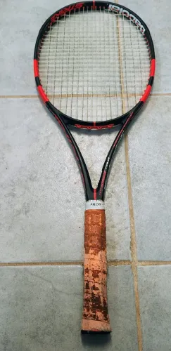 Raquete Babolat purê strike tour de tênis novinha 