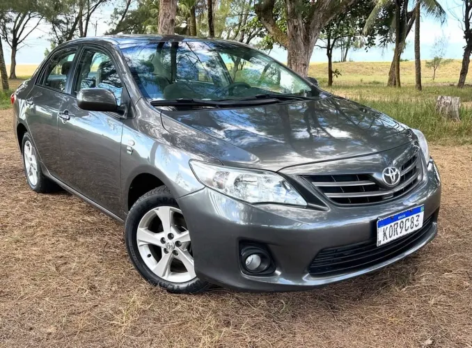 Toyota Corolla GLI 1.8 Flex 16V Aut. 2012