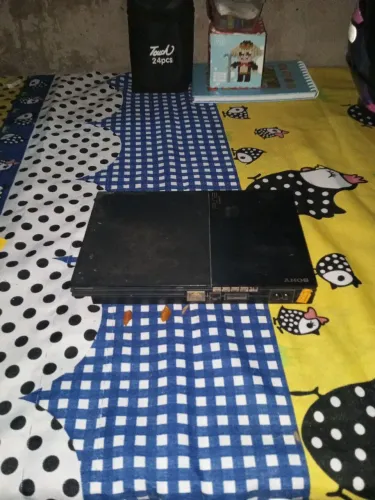 PS2 funcionando,Cabos,Alguns jogos mas estão sem controles, cntt *
