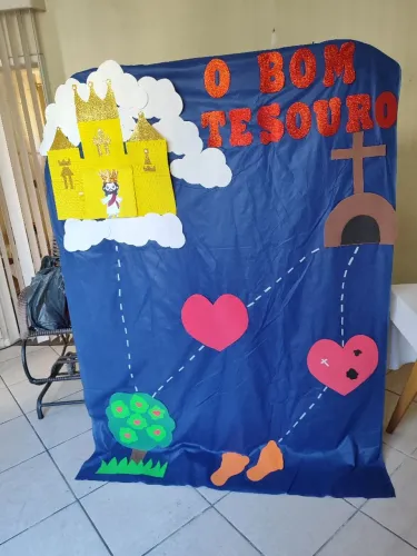 Kit completo: painel, túmulo e Cruz para suas festividades na igreja....