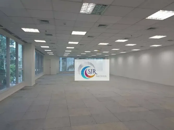 Conjunto com 252,00m² 6 vagas de garagem