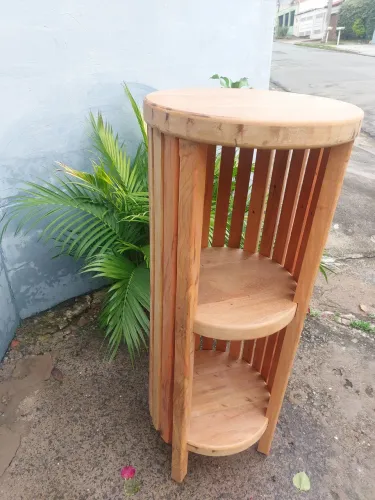Torre em madeira maciça de demolição