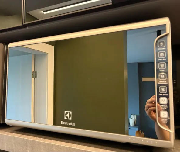 Micro-ondas Electrolux 31L cor Inox Espelhado com Painel Integrado
