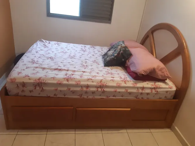 Cama casal madeira 4 gavetas