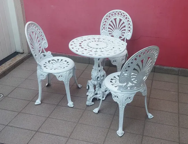 Conjunto de mesa e cadeiras para jardim ou área externa