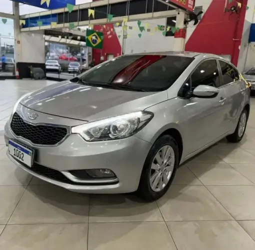 Kia Motors Cerato 1.6 16 V Flex Mec. 2013