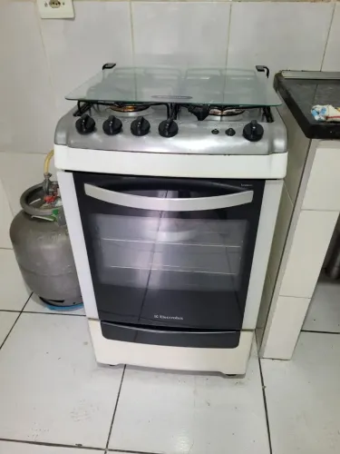 Fogão usado Eletrolux 400 reais