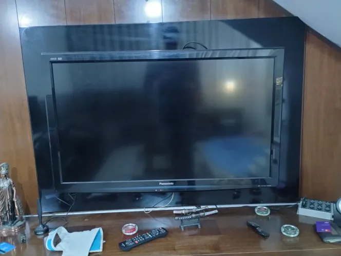 Televisor PANASONIC 42"